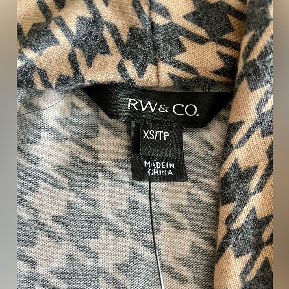 Cross front, draped effect, extremely flattering NWT Pristine condition. - Picture 3 of 5